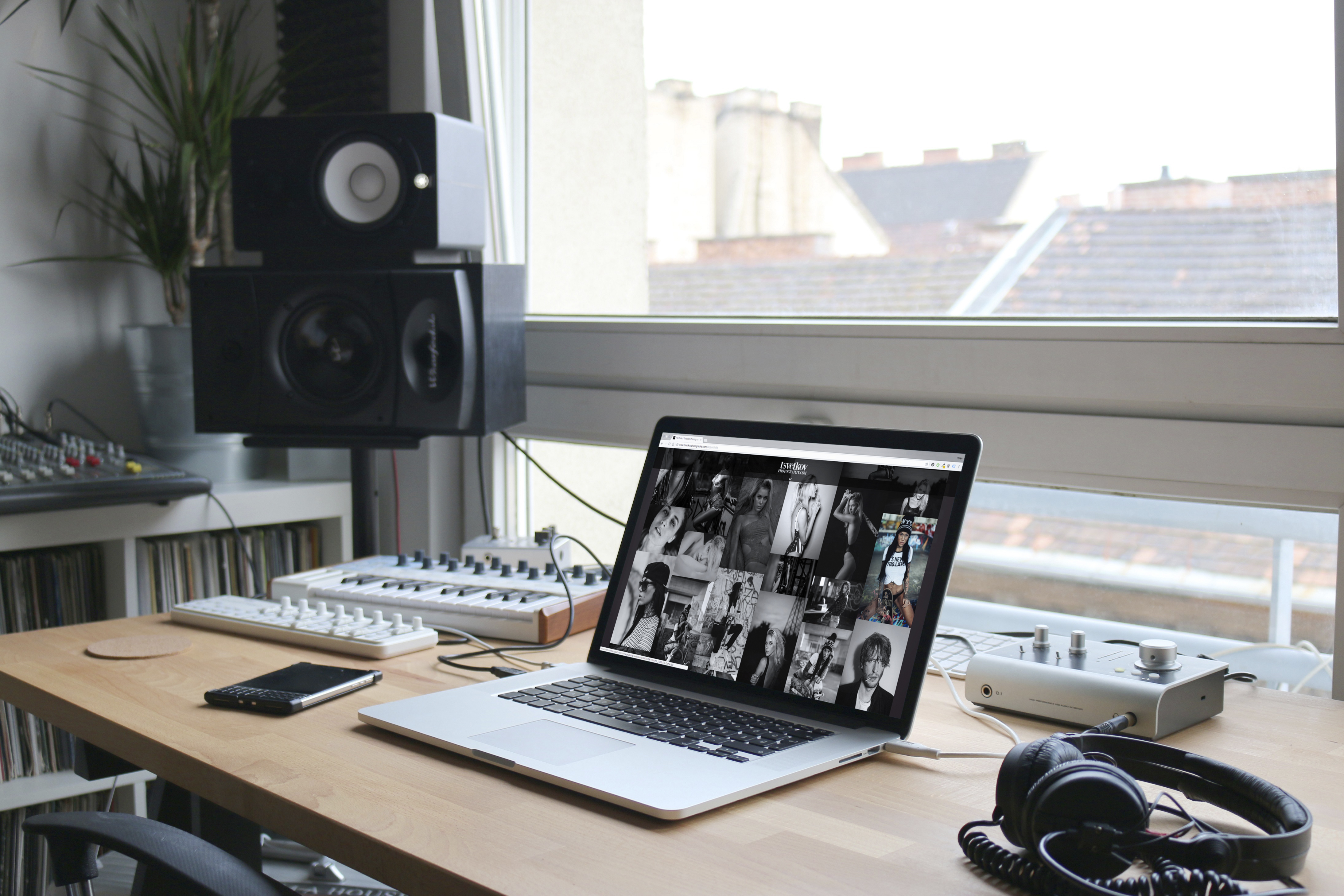 Mockup 2